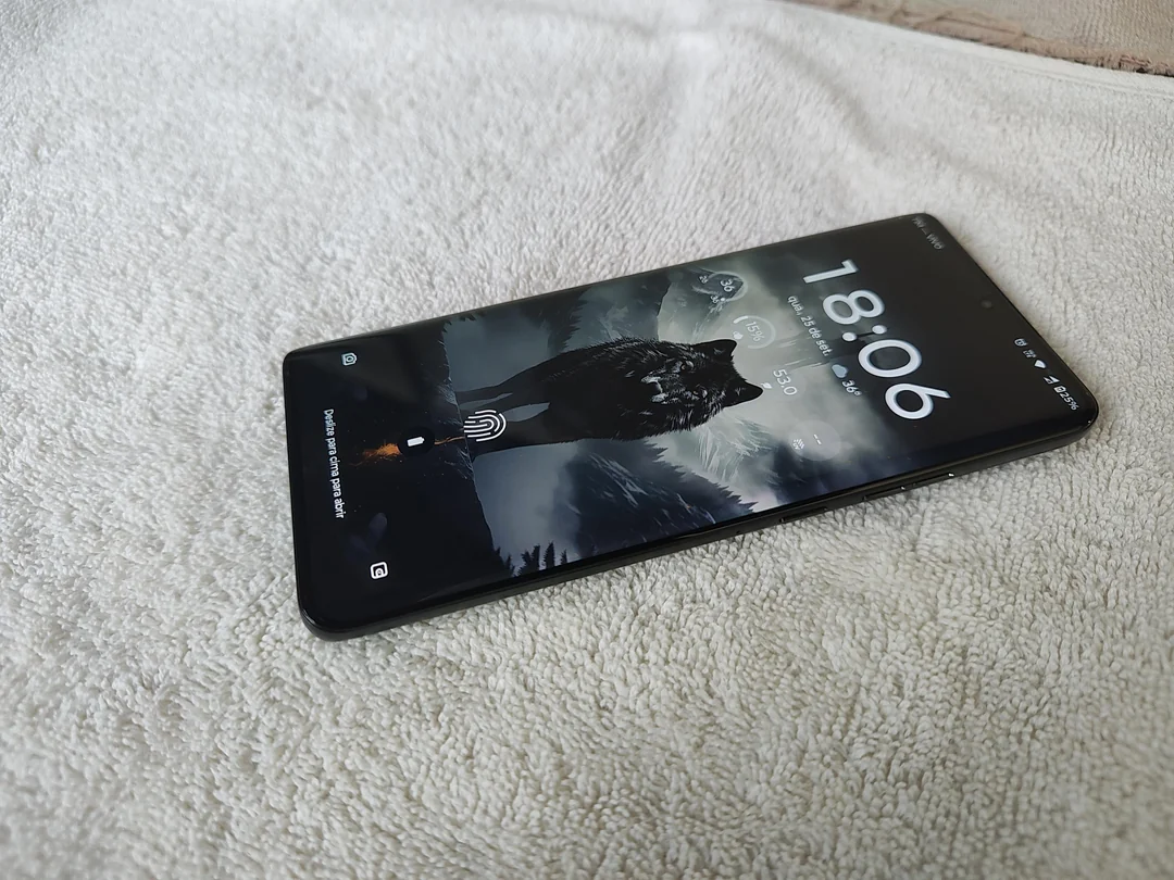 تحديث نظام Android 16 يصل لهاتف Motorola Edge 50 Ultra